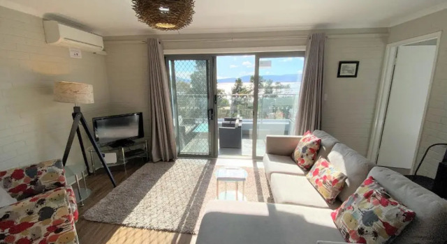 Коттедж Summit 9 - Modern and stylish newly renovated apartment