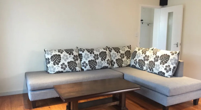 Newly refurbished 2 bedroom in Milford, Забронировать Отель Отели Норт-Окленда 3 звезды, 3*