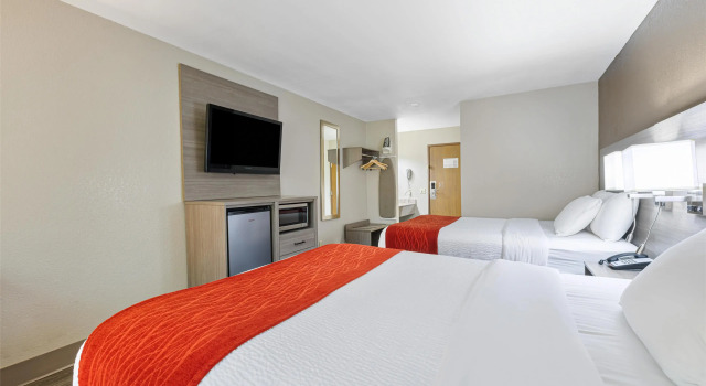 Четырёхместный номер Standard SureStay Plus Hotel by Best Western Kearney