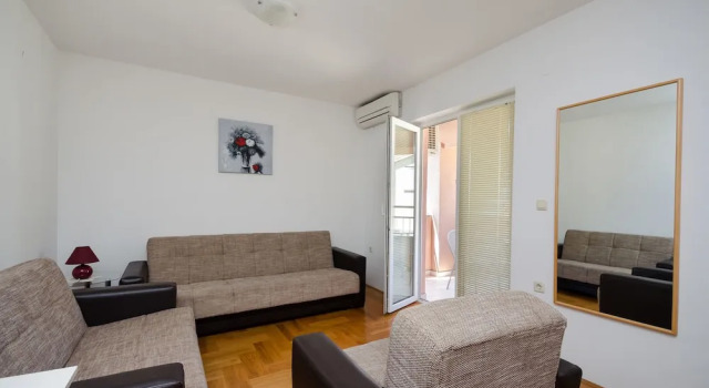 Apartments Dunja, Забронировать Апартаменты/квартира Отели Малинска с парковкой, Парковка