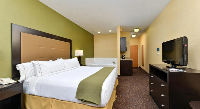 Двухместный номер Deluxe Holiday Inn Express Hotel & Suites Charlotte by IHG