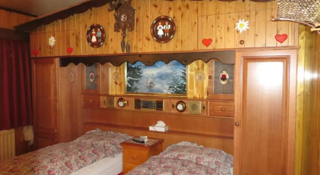 Кровать в общем номере Karelia Alpine Lodge