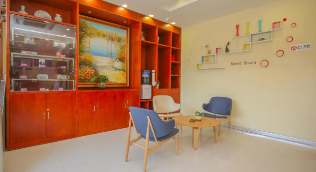 Hanting Hotel Kunming Yi'Eryi Street Yunnan Normal University, Buchen Sie Hotel Panlong Kunming