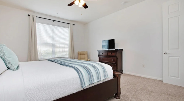 Spacious 3bd/2ba Home With Balcony - Close to Universal and Convention Center! 3vc305, Varaa Huoneisto Hotellit Kissimmee pysäköinnillä, Pysäköinti