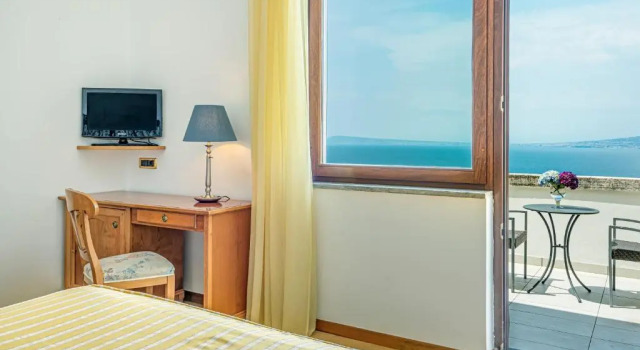 Трёхместный номер Superior Grand Hotel Moon Valley