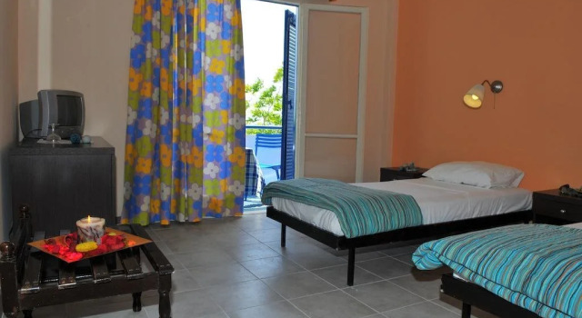 Hotel Ephi, Rezerwuj Hotel Hotele w Saronic Islands z parkingiem, Parking