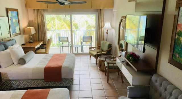 Четырёхместный номер Standard рядом с пляжем Emerald Beach Resort