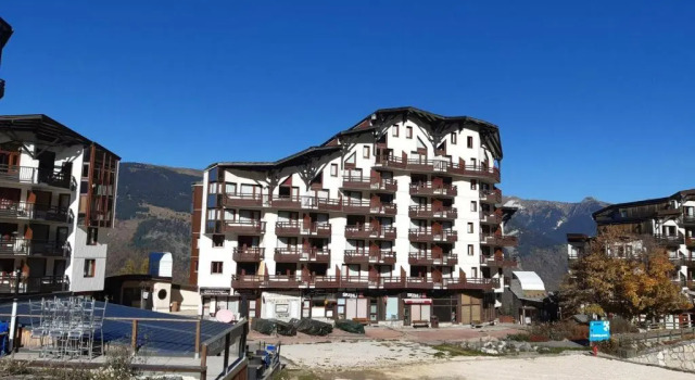 Appartement La Tania, 2 pièces, 5 personnes - FR-1-513-77