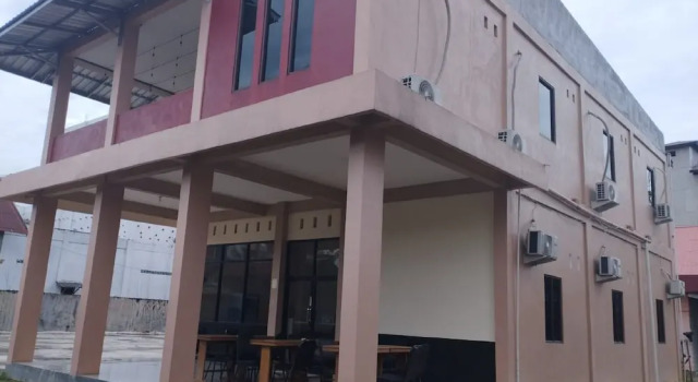 Hotel O Fanilly Guest House MarabahanNearJembatan Rumpiang