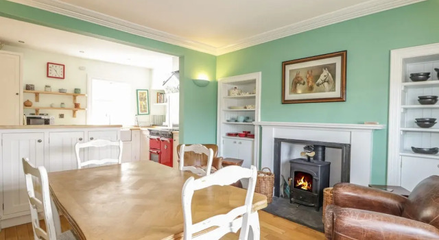 10 Douglas Row, Забронировать Дом для отпуска Отели Инвернесс с парковкой, рядом с Inverness Visit Scotland Information Centre, Парковка