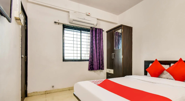 OYO 66018 Hotel Vijayraj Lodging And Boarding