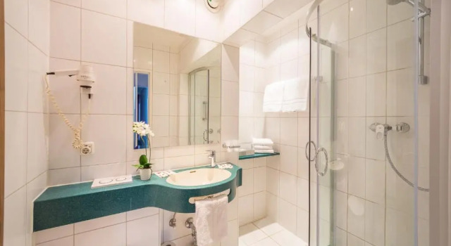 Трёхместный номер Comfort Hotel S16