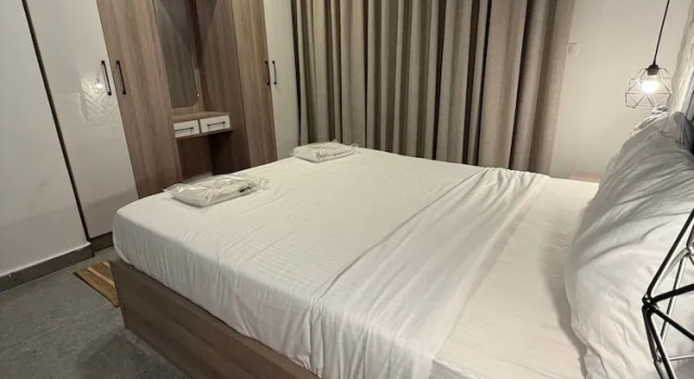 JRE Abdoun Rooftop 2bedroom Kh&sh 02, Забронировать Апартаменты/квартира Апартаменты Аммана, рядом с Royal Jordanian Airlines Headquarters, Апартаменты/квартира
