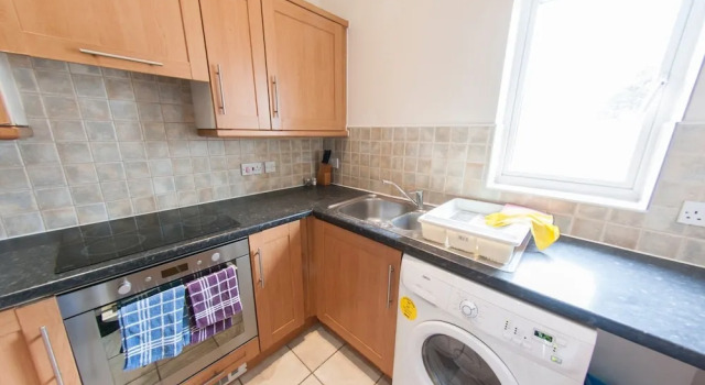 Newly Redecorated 2BR Victoria Docks Flat for 4, Забронировать Отель Отели Лондона 3 звезды, рядом с Выставочный центр ExCeL, 3*