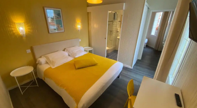 Семейный номер Standard Hôtel de charme & SPA Villa Cosare sur la promenade bord de plage 20m de la mer