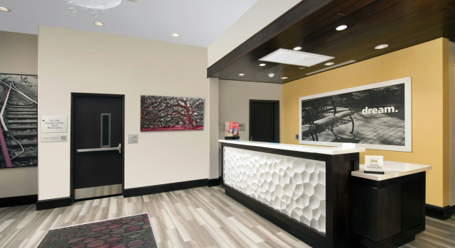 Hampton Inn Huntsville/Village of Providence, AL, Забронировать Отель Хантсвилл штат Алабама