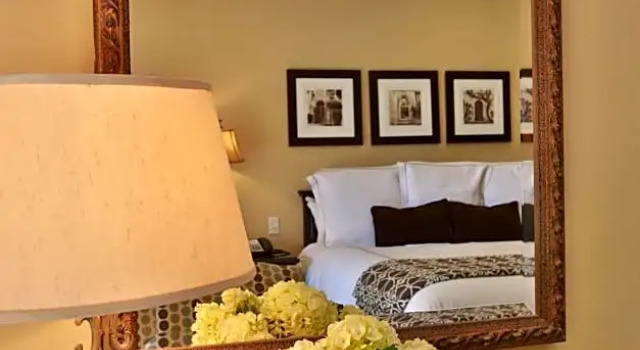 Четырёхместный номер Standard Westlake Village Inn