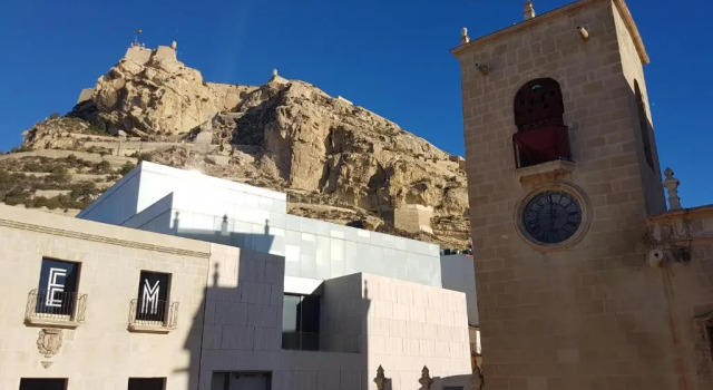 Alicante old city & beach appartment, Забронировать Отель Отели Аликанте 5 звезд, рядом с Гавань Аликанте, 5*