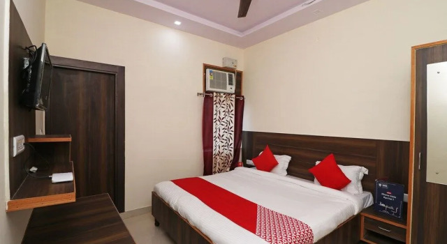 Oyo 23157 Grand Sudershan Hs