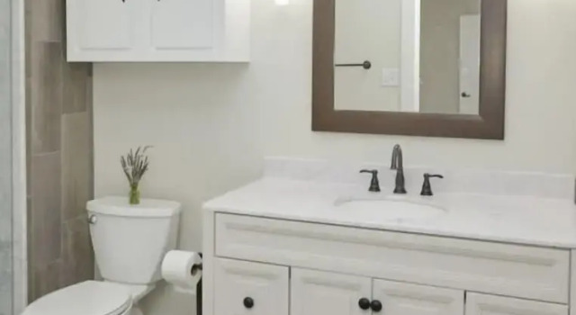 Коттедж Beautiful 5BR Close to Downtown!Prime Derby House!