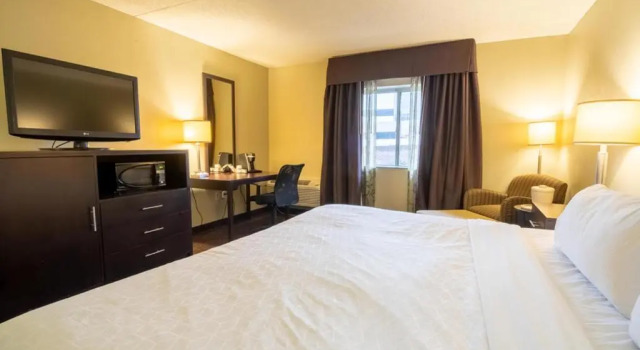 Номер Standard Holiday Inn Express Hotel & Suites Pittsburgh Airport by IHG