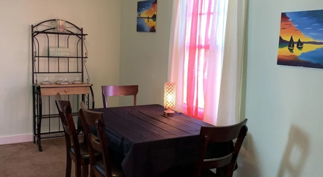 Коттедж Cozy Historic Beach House In Ocean View 2 Bedroom Cottage by RedAwning
