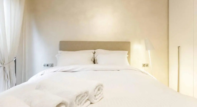 Brand new stylish 3 bdrm apartment with terrace