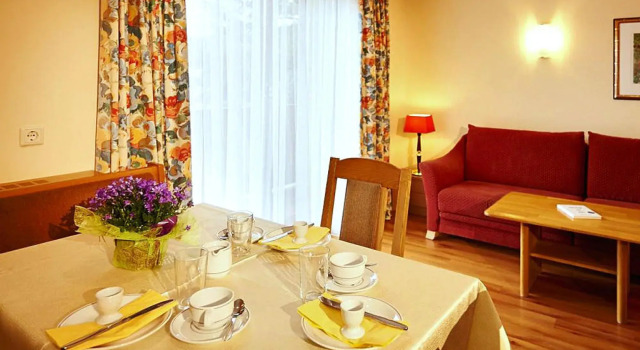 Apartment in Flachau With a Terrace, Rezerwuj Apartament Hotele w Salzburg z parkingiem, Parking