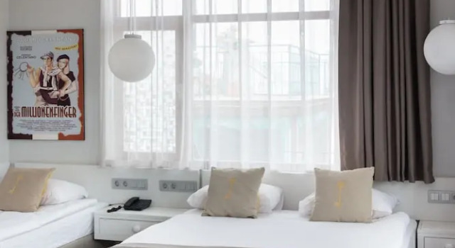 Трёхместный номер Standard с балконом Delight Deluxe Port