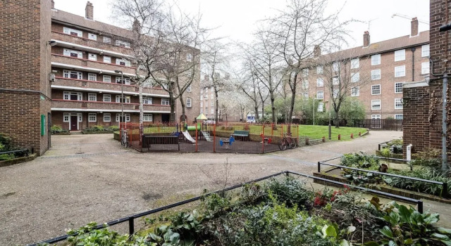 Bright Battersea pad Sleeps 5, Забронировать Отель Отели Англии 3 звезды, 3*