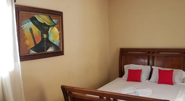 Daniella Inn Hotel, Reservar Hotel Delmas 