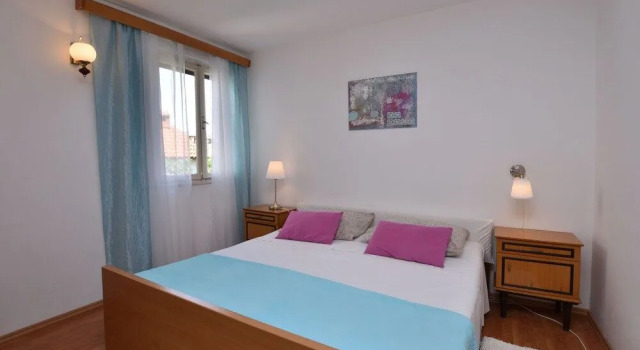 Apartment Varos, Забронировать Апартаменты/квартира Апартаменты Примоштен, рядом с Пляж Затока, Апартаменты/квартира