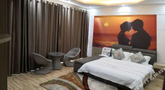 Kunming Xiaomengwan Theme Hotel, Rezerwuj Hotel Hotele w Kunming z parkingiem, Parking