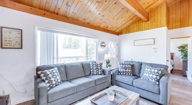 Close to Skiing & Lake: Big Bear Mountain Getaway, Забронировать Апартаменты/квартира Биг-Бэар-Сити San Bernardino Mountains