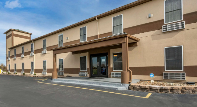 Econo Lodge Inn & Suites Granite City, Varaa Hotelli Granite City Illinois