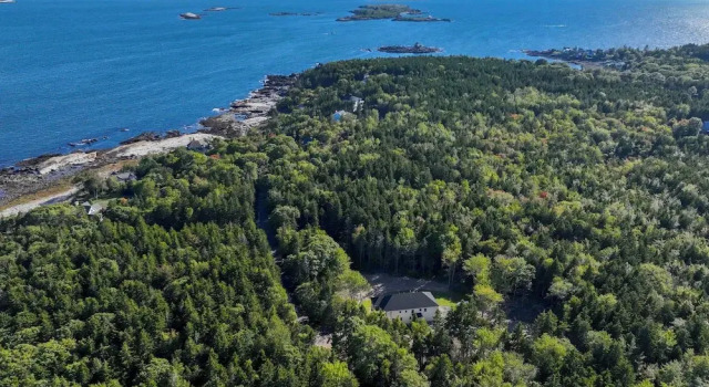 Апартаменты Ocean Point Hideaway: 2-story Unit on 3 Acres!