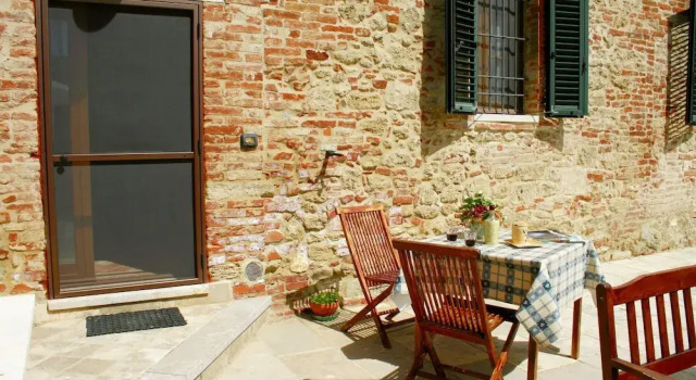 Vintage Farmhouse with Pool in Asciano