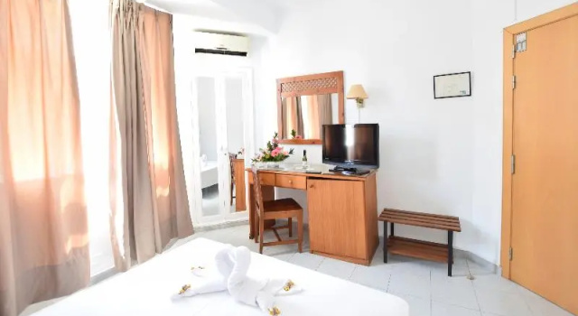 Одноместный номер Standard Hotel Adonis La Suite