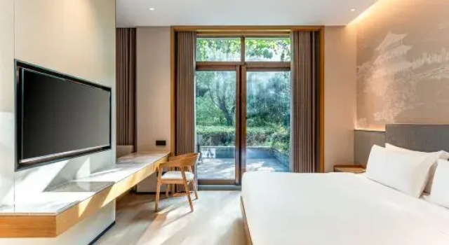 Люкс с видом на озеро Yunhe Yebao Hotel (Shaoxing Olympic Sports Center Branch)