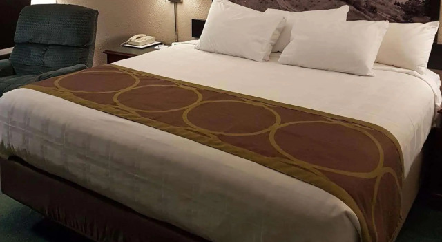 Двухместный номер Standard Super 8 by Wyndham 100 Mile House