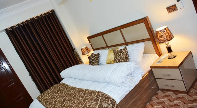 Апартаменты с 3 комнатами Khyber Guest House & Restaurant