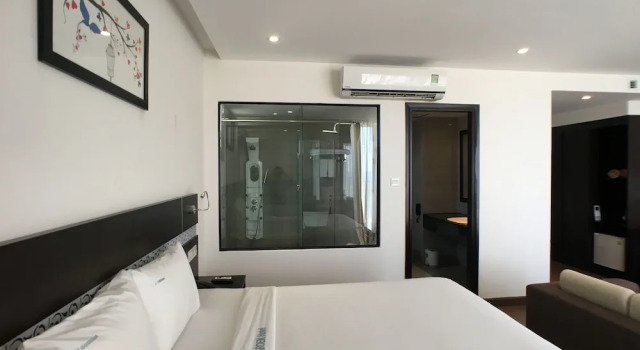 Люкс с видом на город Sea Garden Hotel