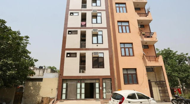 OYO 13280 Hotel Royal India