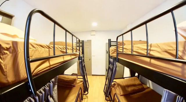 Кровать в общем номере Inn Trog And Inn Soi