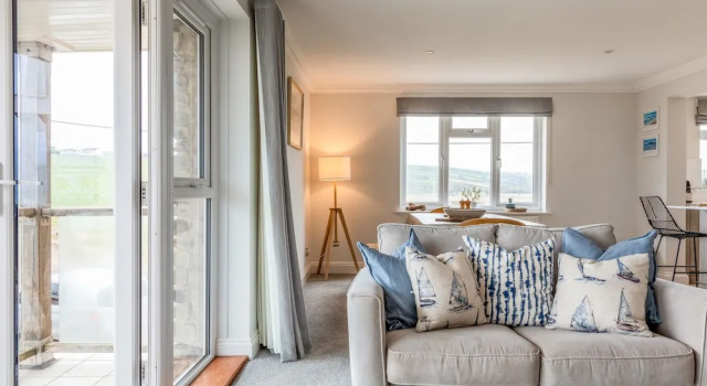 10 Thurlestone Rock