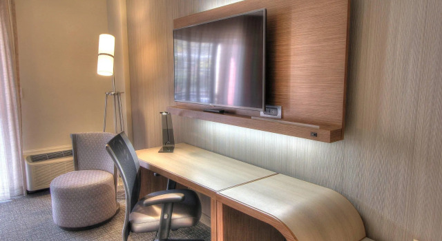 Четырёхместный номер Standard Courtyard by Marriott Gatlinburg Downtown
