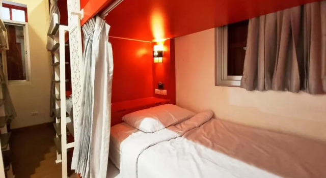 Кровать в общем номере Ama Hostel Bangkok