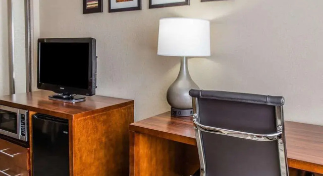 Comfort Inn & Suites