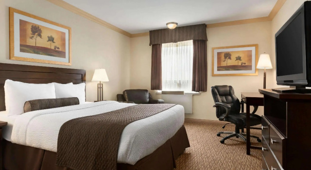 Двухместный номер Days Inn & Suites by Wyndham Sault Ste. Marie ON