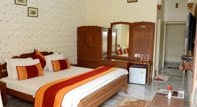 Hotel Chandrawati Palace